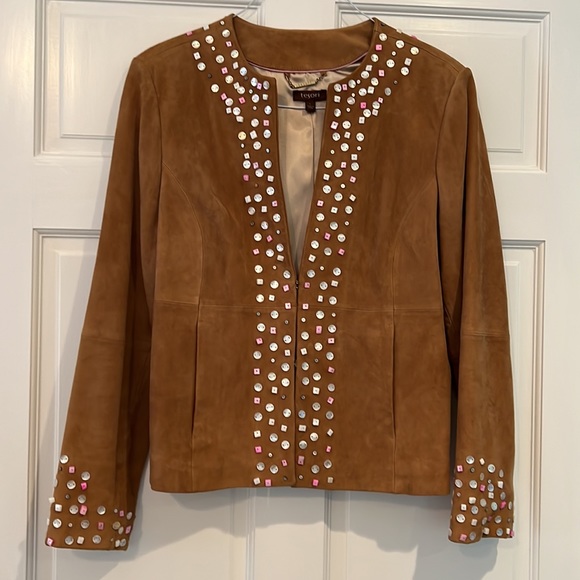 🎉🎉HP🎉🎉Embellished suede. Rich tan suede accented with mother of pearl beads - Picture 2 of 8